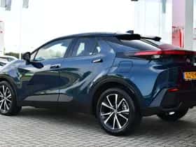 Toyota C-HR (2024) thumbnail 5