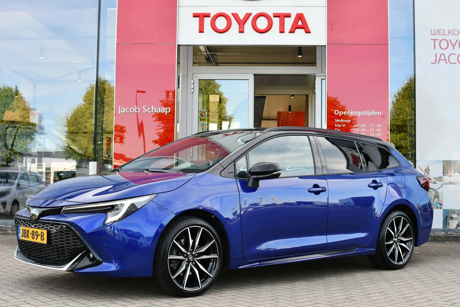 Toyota Corolla (2024) — foto 1