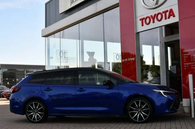 Toyota Corolla (2024) thumbnail 3