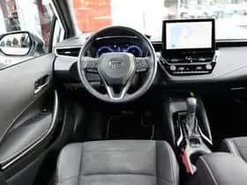 Toyota Corolla (2024) thumbnail 2