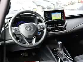 Toyota Corolla (2019) thumbnail 2