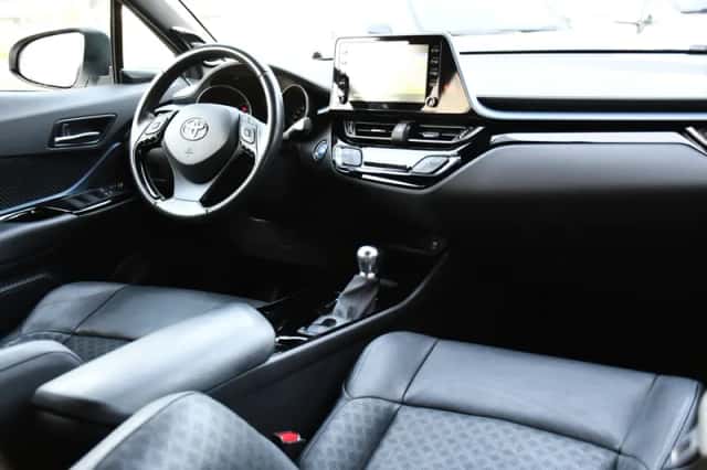 Toyota C-HR (2022) thumbnail 18