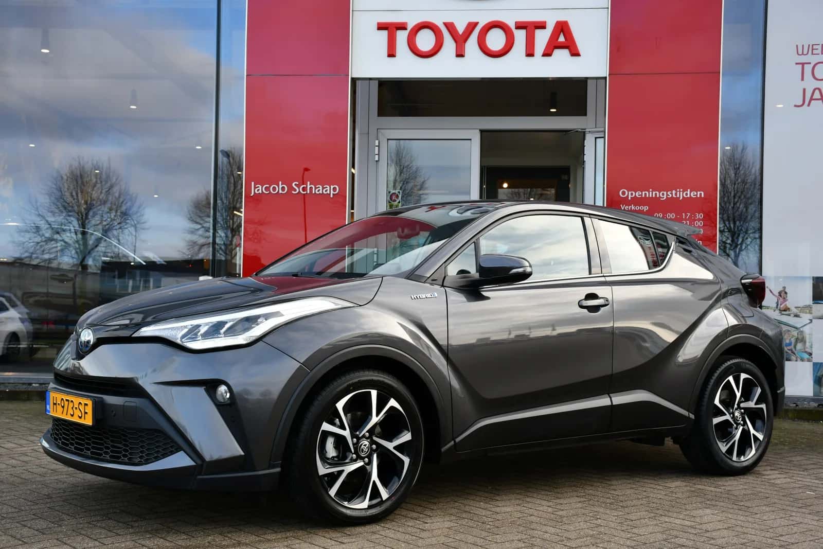 Toyota C-HR (2020) — foto 1