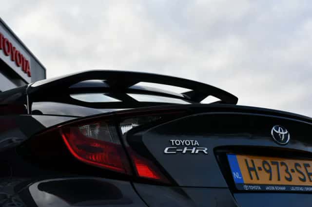 Toyota C-HR (2020) thumbnail 15