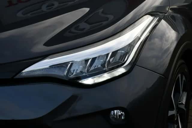 Toyota C-HR (2020) thumbnail 17