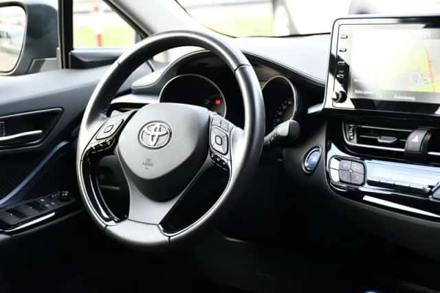 Toyota C-HR (2020) thumbnail 19