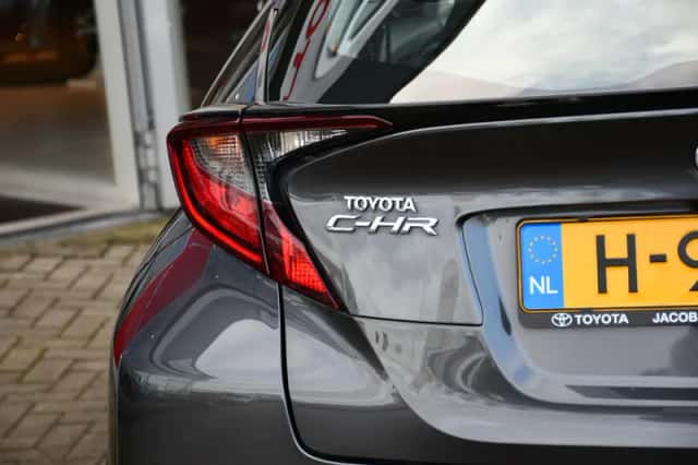 Toyota C-HR (2020) thumbnail 28