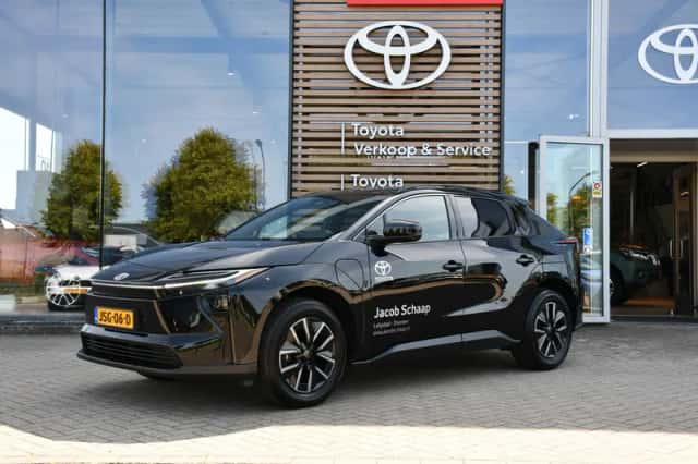 Toyota bZ4X (2025) thumbnail 1