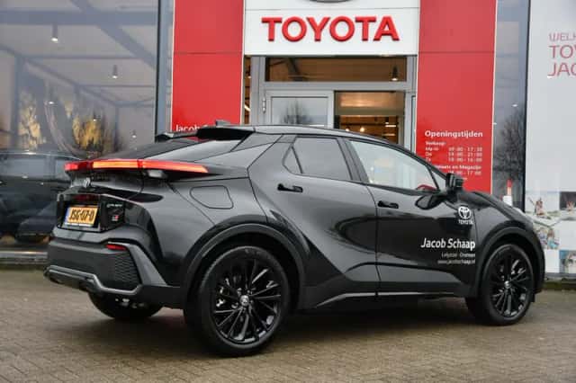 Toyota C-HR (2026) thumbnail 11