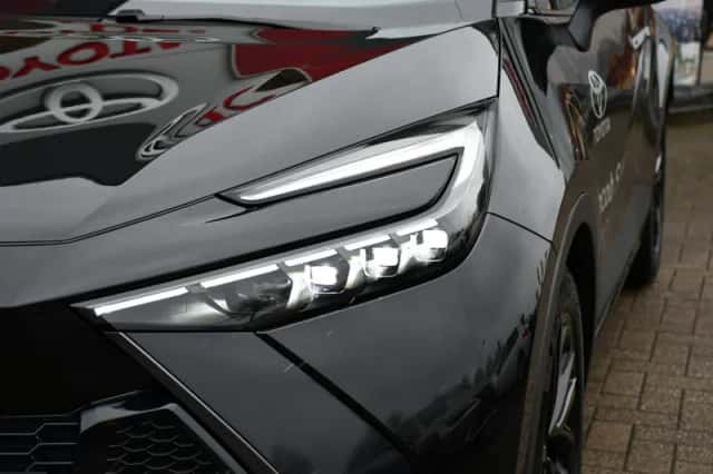 Toyota C-HR (2026) thumbnail 16