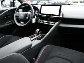 Toyota C-HR (2026) thumbnail 4