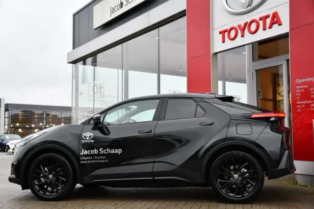 Toyota C-HR (2026) thumbnail 5