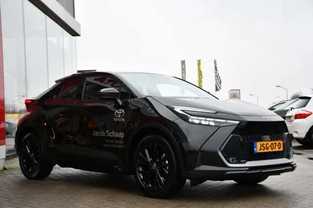 Toyota C-HR (2026) thumbnail 7