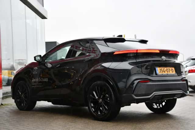 Toyota C-HR (2026) thumbnail 9