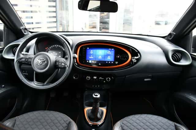 Toyota Aygo (2022) thumbnail 2