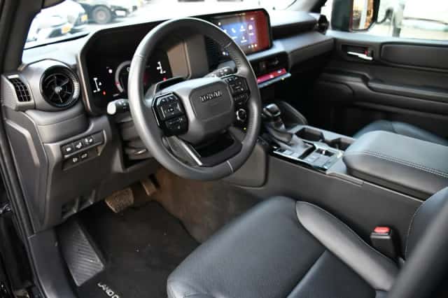 Toyota Land Cruiser (2024) thumbnail 2