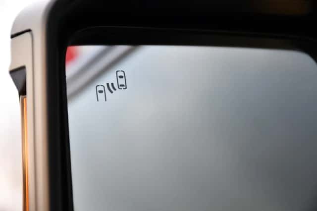 Toyota Land Cruiser (2024) thumbnail 12