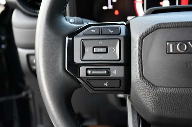 Toyota Land Cruiser (2024) thumbnail 23