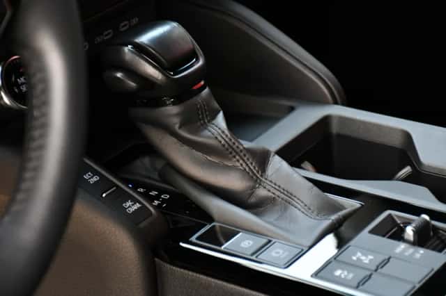 Toyota Land Cruiser (2024) thumbnail 4