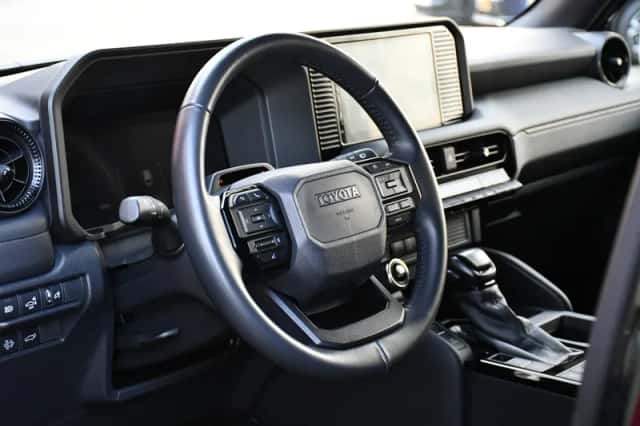 Toyota Land Cruiser (2024) thumbnail 32