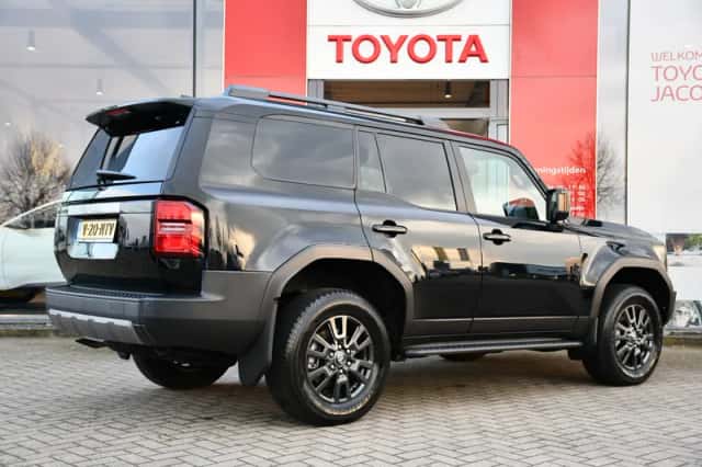 Toyota Land Cruiser (2024) thumbnail 7