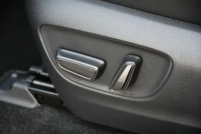 Toyota Land Cruiser (2024) thumbnail 8