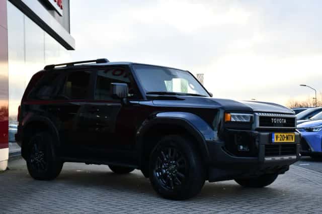 Toyota Land Cruiser (2024) thumbnail 9