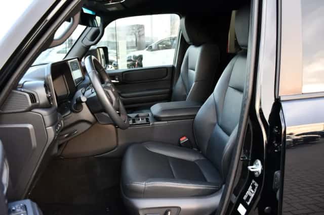 Toyota Land Cruiser (2024) thumbnail 10