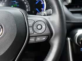 Toyota RAV4 (2021) thumbnail 17