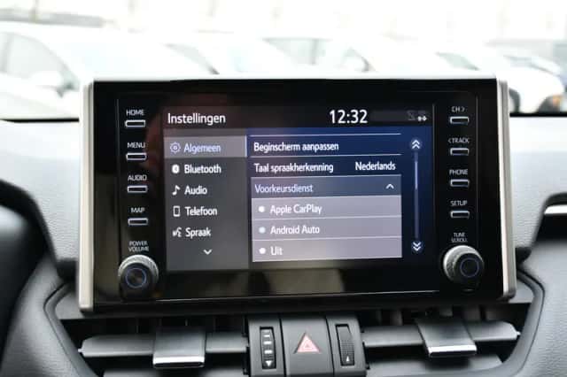 Toyota RAV4 (2021) thumbnail 5