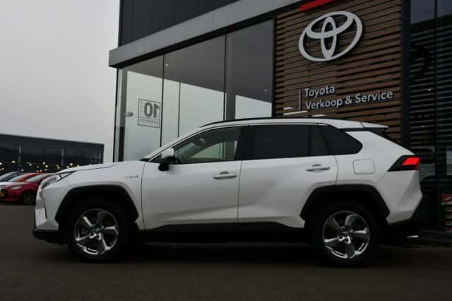 Toyota RAV4 (2021) thumbnail 6