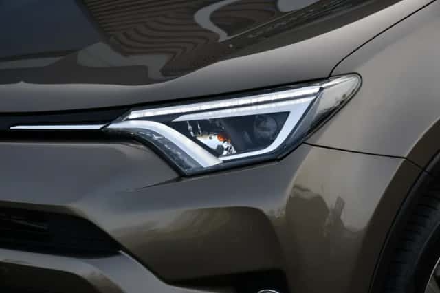 Toyota RAV4 (2016) thumbnail 19