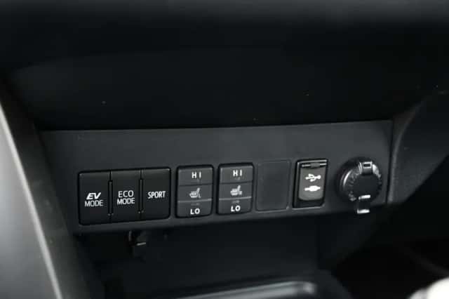 Toyota RAV4 (2016) thumbnail 21