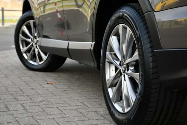 Toyota RAV4 (2016) thumbnail 23