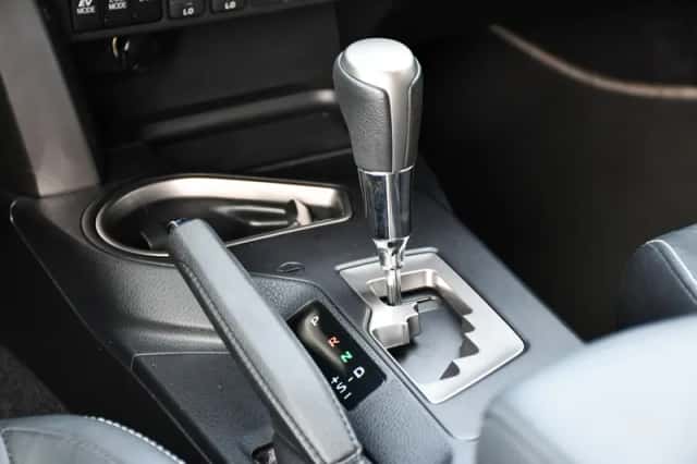 Toyota RAV4 (2016) thumbnail 4