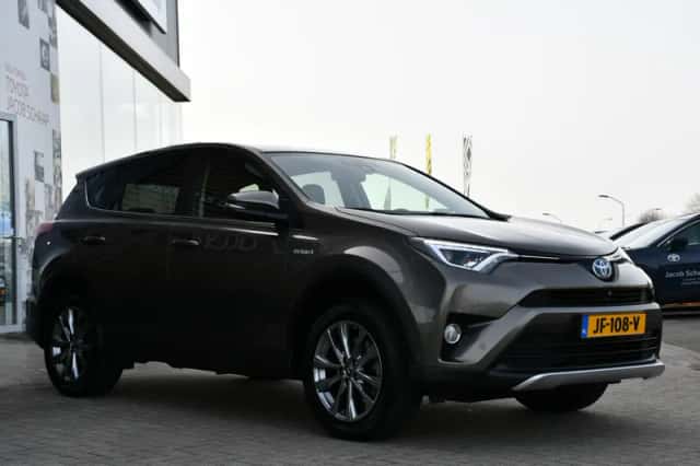 Toyota RAV4 (2016) thumbnail 9