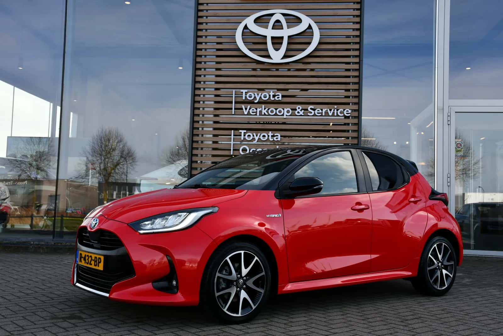 Toyota Yaris (2021) — foto 1