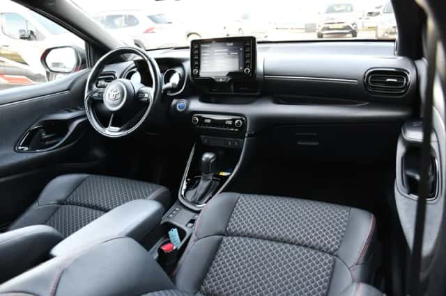 Toyota Yaris (2021) thumbnail 12