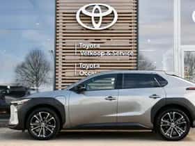 Toyota bZ4X (2023) thumbnail 3