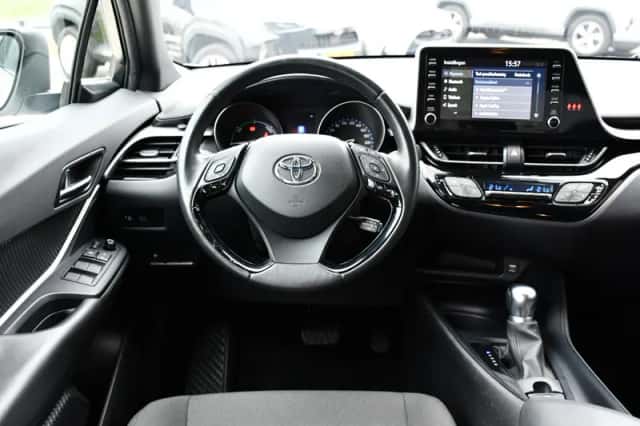 Toyota C-HR (2021) thumbnail 16