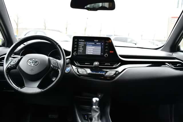 Toyota C-HR (2021) thumbnail 18