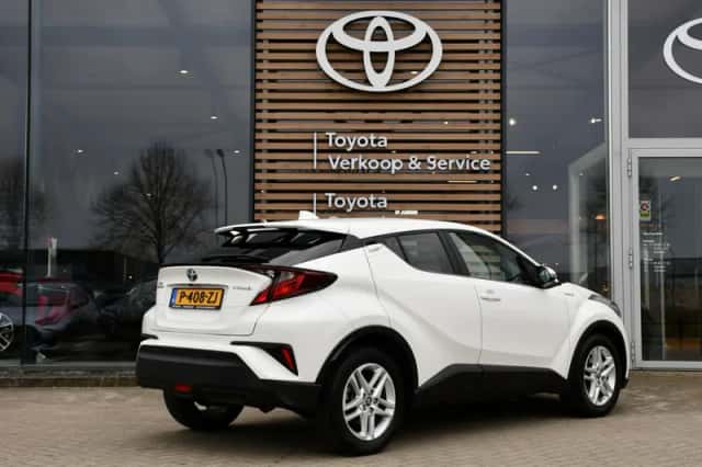Toyota C-HR (2021) thumbnail 5