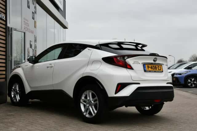 Toyota C-HR (2021) thumbnail 7