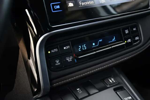 Toyota Auris (2018) thumbnail 22