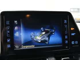 Toyota C-HR (2019) thumbnail 2