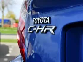 Toyota C-HR (2019) thumbnail 11