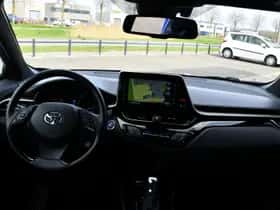 Toyota C-HR (2019) thumbnail 17