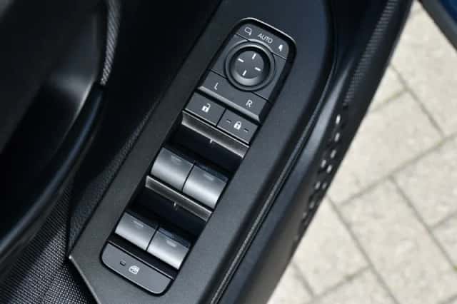 Toyota C-HR (2026) thumbnail 20