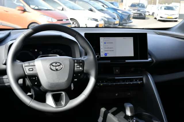 Toyota C-HR (2026) thumbnail 24