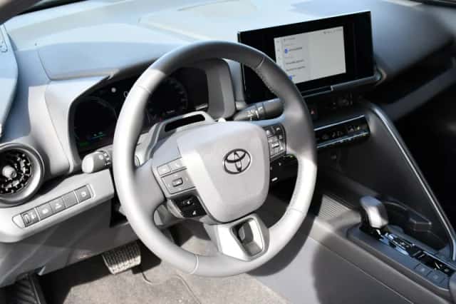 Toyota C-HR (2026) thumbnail 25